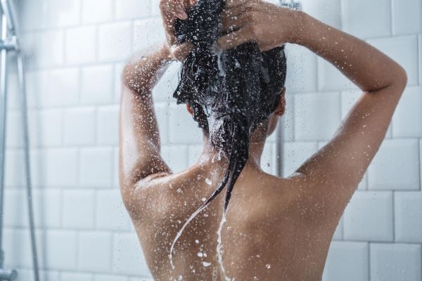 Губительная чистоплотность: ежедневный душ может привести к возникновению кожных болезней