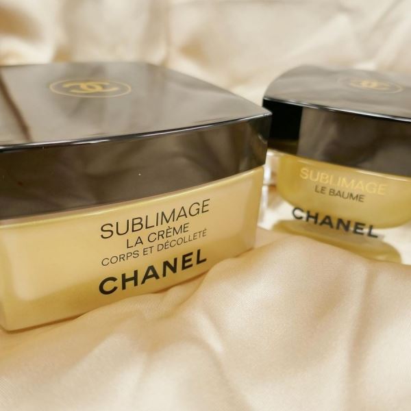 
<p>                        Новинки линии Sublimage от Chanel: крем-бальзам для лица Sublimage Le Baume и крем для тела и зоны декольте Sublimage La Crème Corps et Decolleté</p>
<p>                    